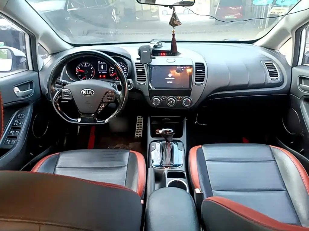 Photo 10 - Kia K3
