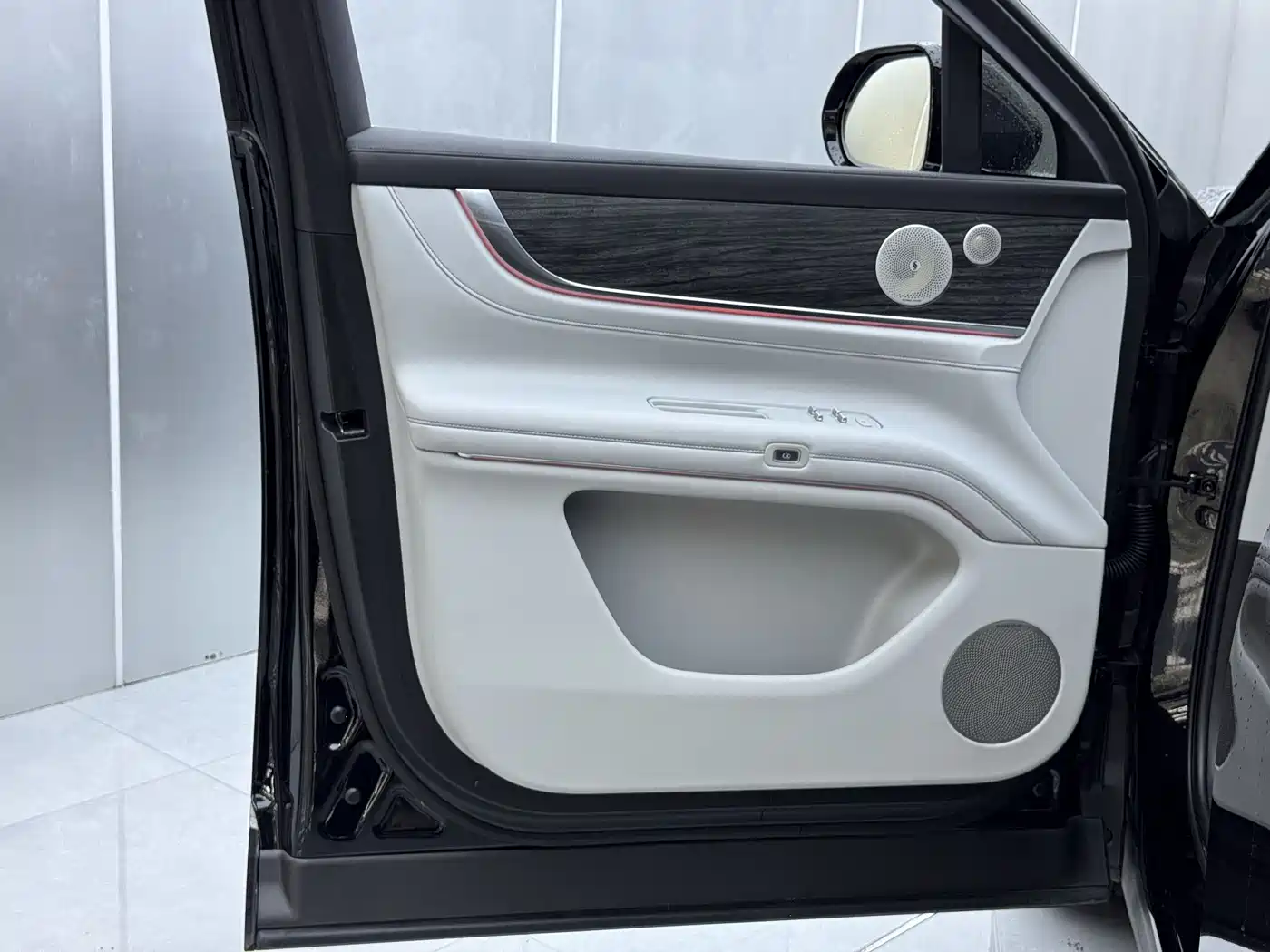  AITO Wenjie AITO M9 2024 Range Extender Max Edition 42kWh 6-seater 9