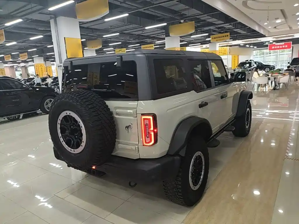 Ford Bronco 2025 2024 2.3T Badlands
