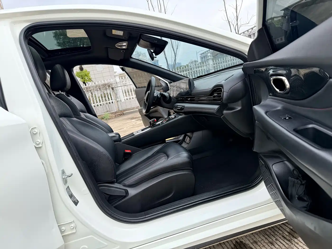 GAC Trumpchi Trumpchi Emkoo 2023 270T DCT J15 Edition фото 10