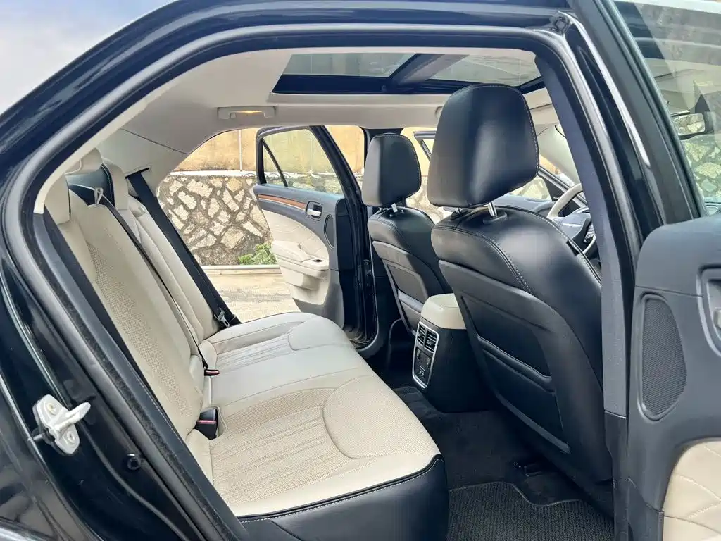 Chrysler 300C (Import) 2016 2016 3.0L Beyond Edition