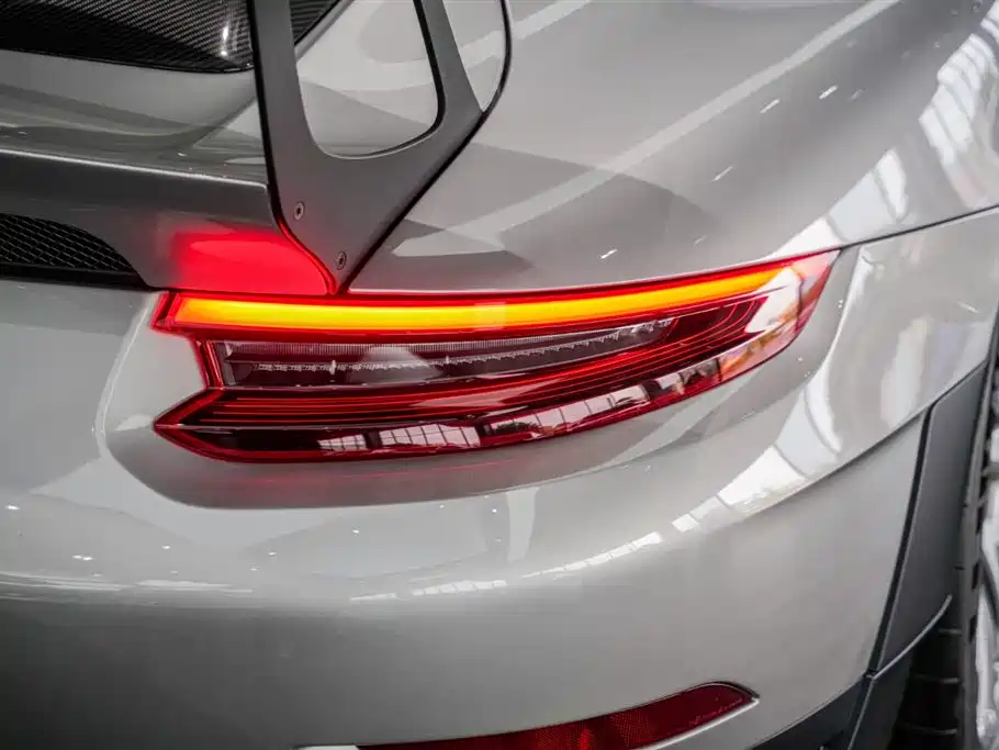 Porsche 911 2018 GT2 RS 3.8T фото 27