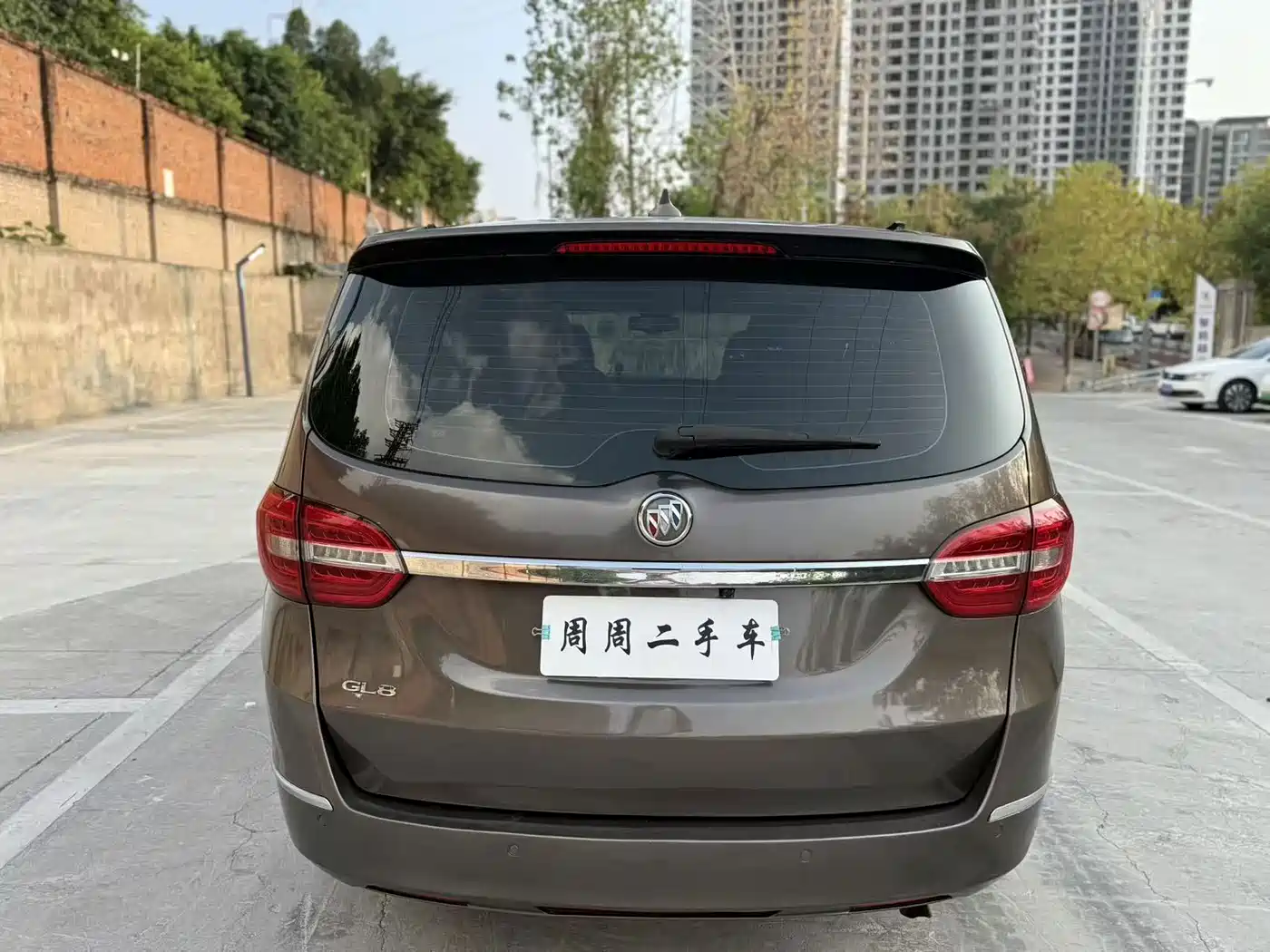 Photo 12 - Buick GL8