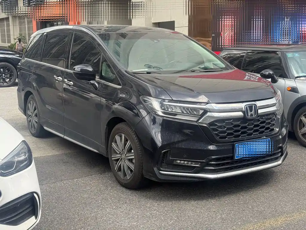 Фото 4 - Honda Odyssey