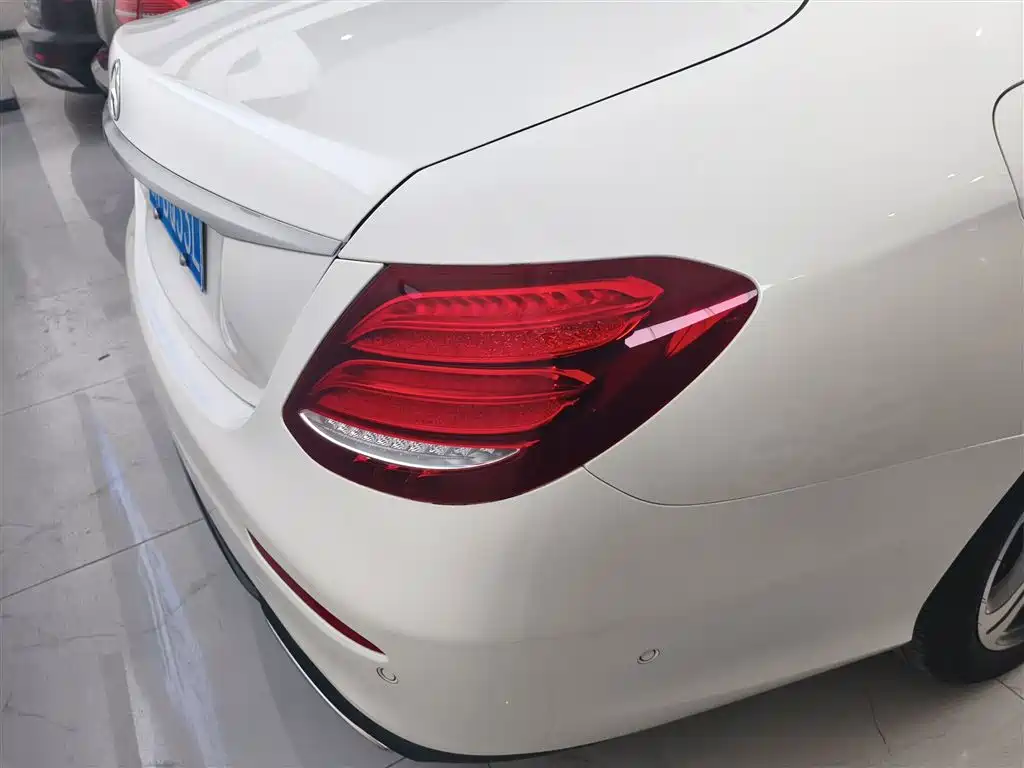 Mercedes-Benz E-Class 2018 E 200 L Sport фото 8