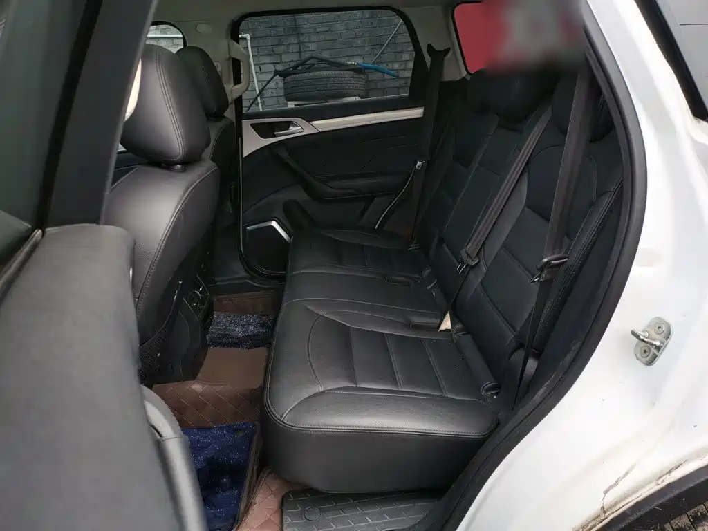 Photo 13 - Haval H7
