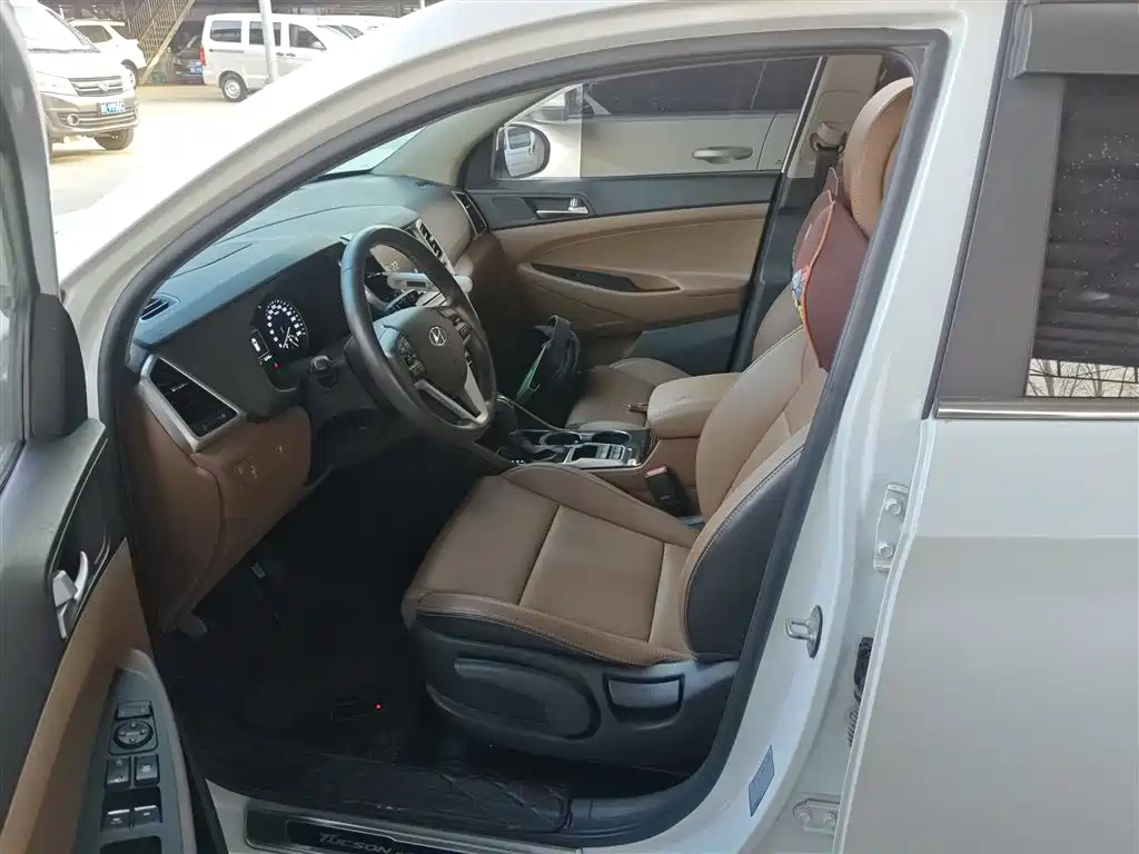 Hyundai Tucson 2015 1.6T Dual Clutch 2WD Smart фото 12