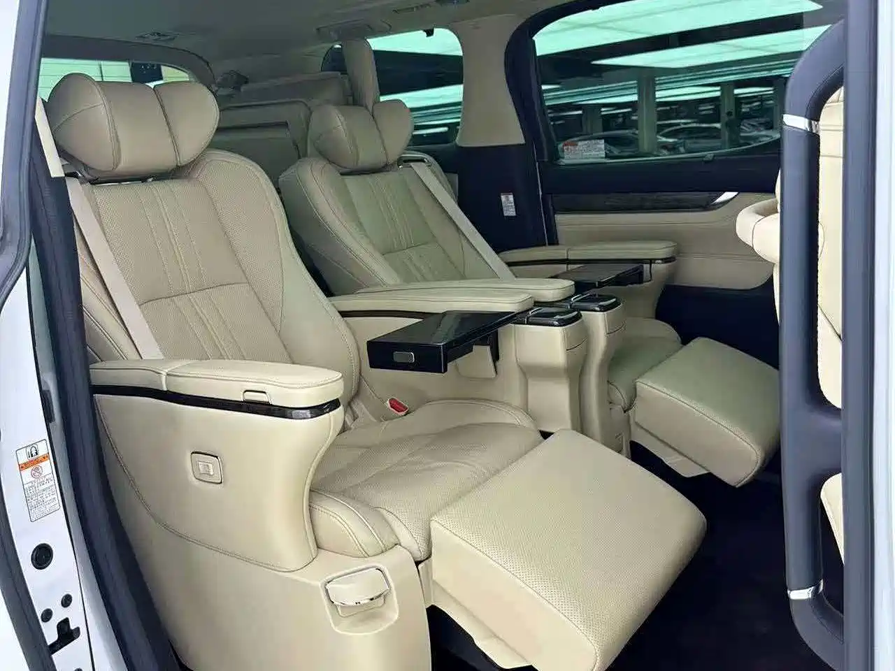 Toyota Alphard 2019 Hybrid 2.5L Premium Edition фото 9