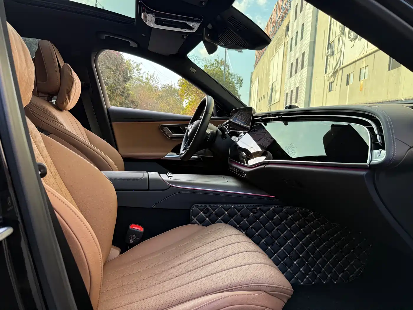 Mercedes-Benz E-Class 2024 Model E 300 L Luxury фото 12