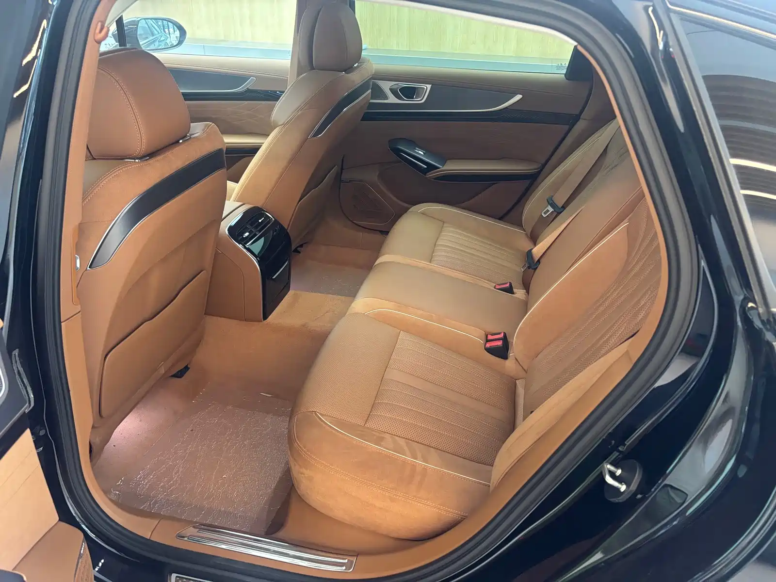 صورة 9 - Hongqi H9