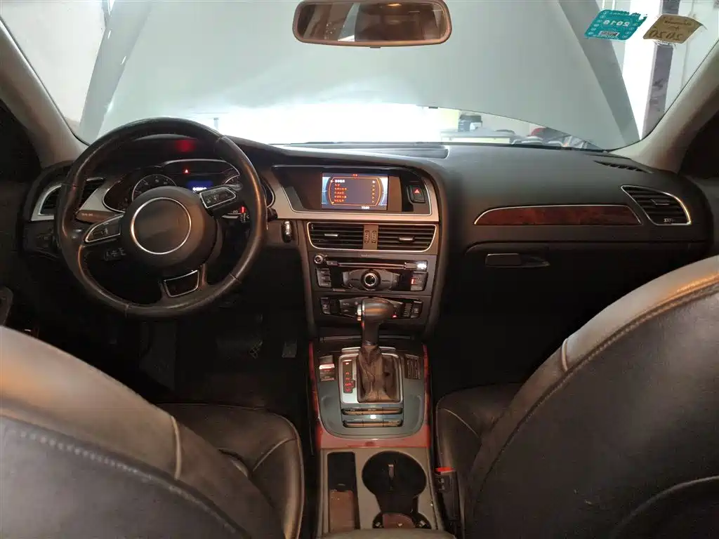 Audi A4L 2013 35 TFSI Automatic Standard фото 3