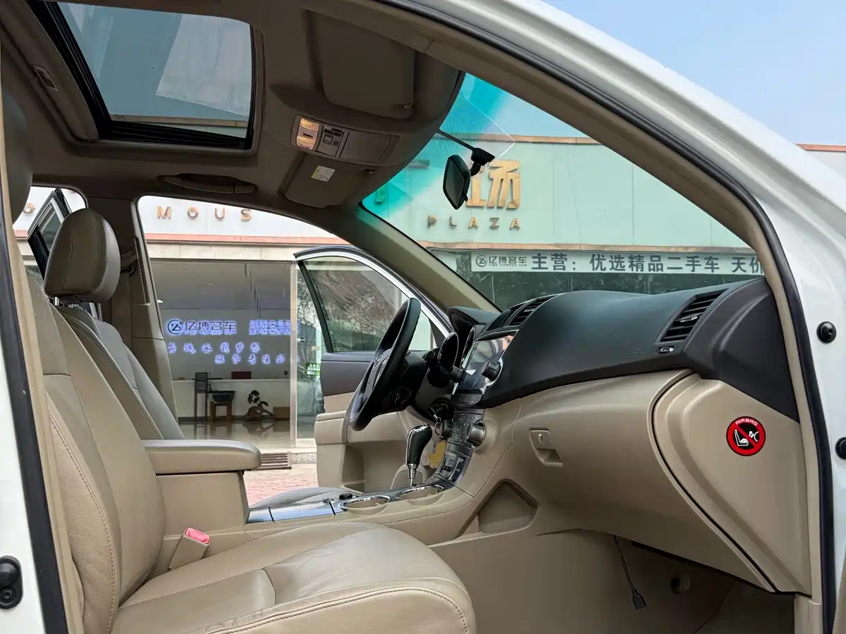 Toyota Highlander 2011 2.7L 2WD 7-seat Luxury Navigation фото 12