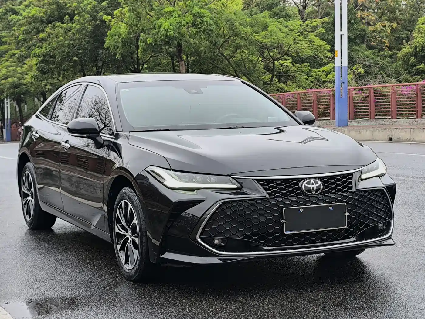 Toyota Avalon 2023 2.5L Luxury Edition фото 4