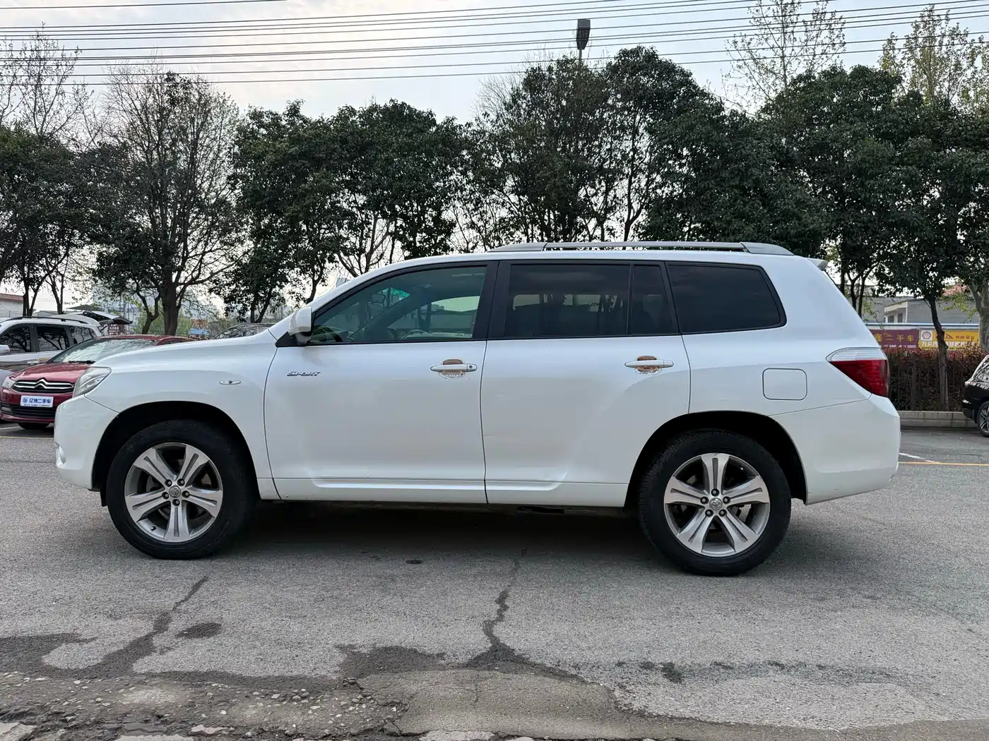 Toyota Highlander 2011 2.7L 2WD 7-seat Luxury Navigation фото 4