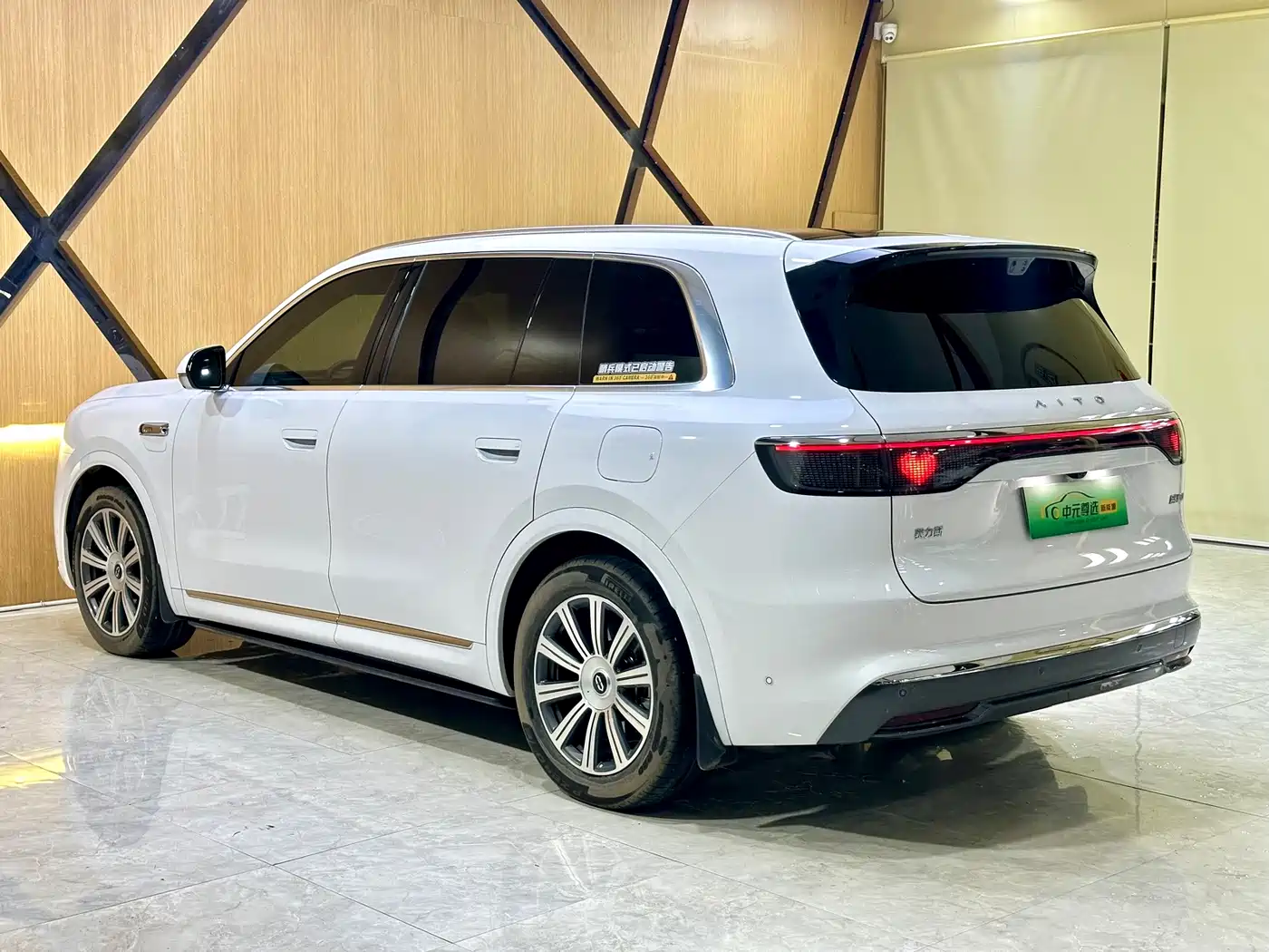 Aito AITO M8 2026 2025 Pure Electric Max+ 6-seater AWD