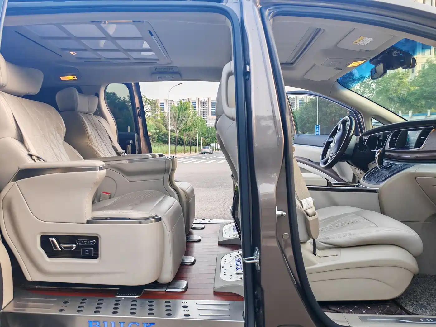 Buick GL8 2017 25S Premium Model China V фото 9
