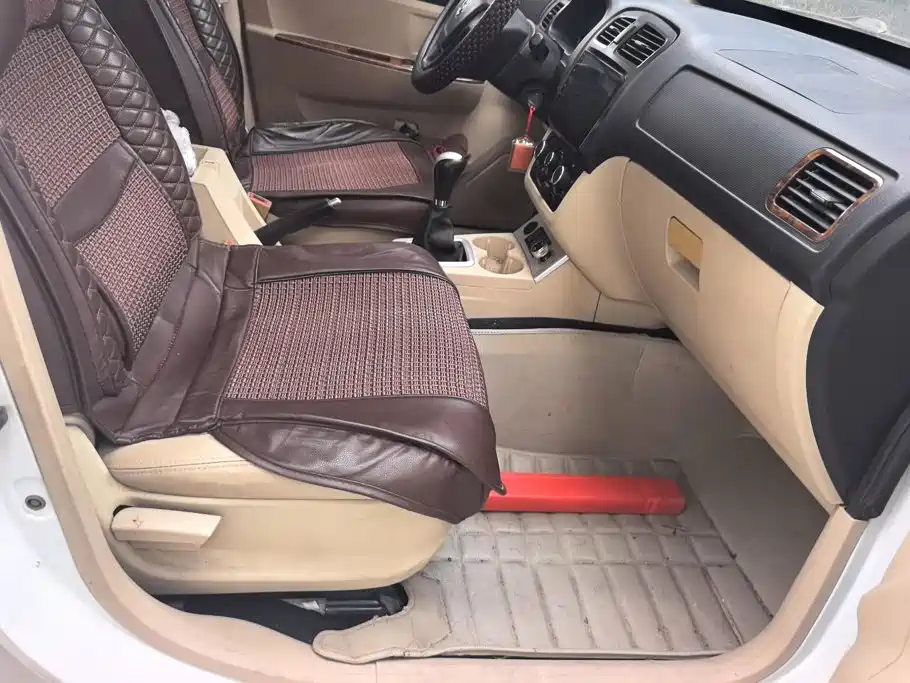 Dongfeng Fengguang Fengguang 330 2014 2014 1.5L Manual Comfort DK15-02