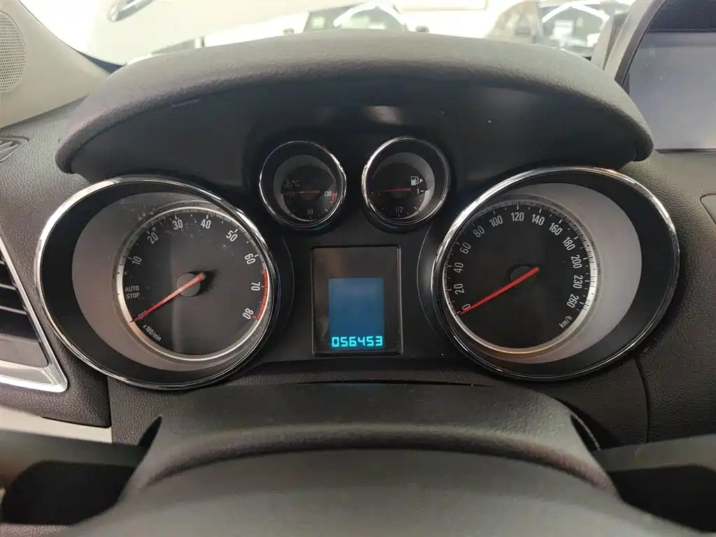 Buick Encore 2015 1.4T Automatic 2WD Urban Elite фото 4