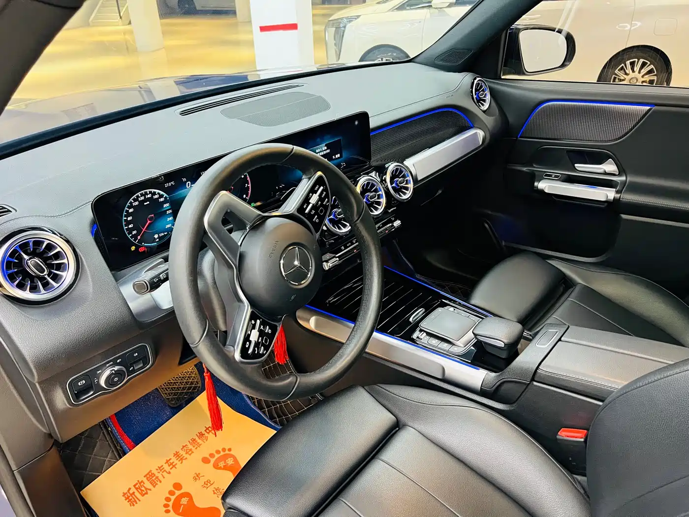 MERCEDES-BENZ GLB