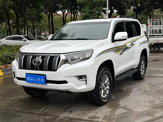 TOYOTA PRADO