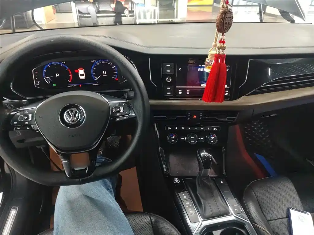 Volkswagen Passat 2019 330TSI Luxury Edition China VI фото 10