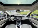 Фото 8 - Lynk & Co 01