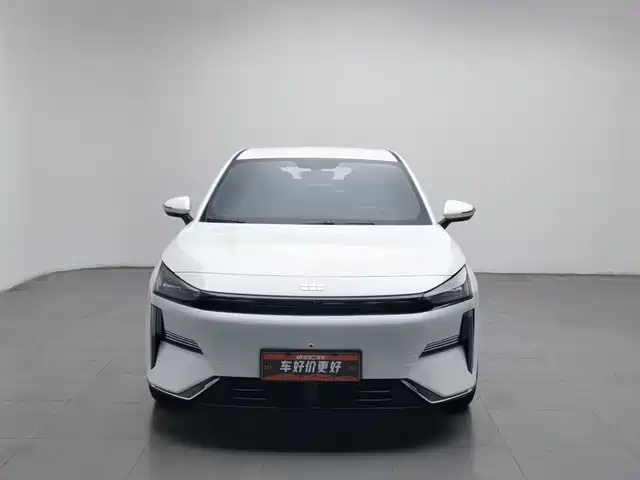 Geely Galaxy Galaxy L6 2025 EM-i 140km Voyage Edition — фото 3