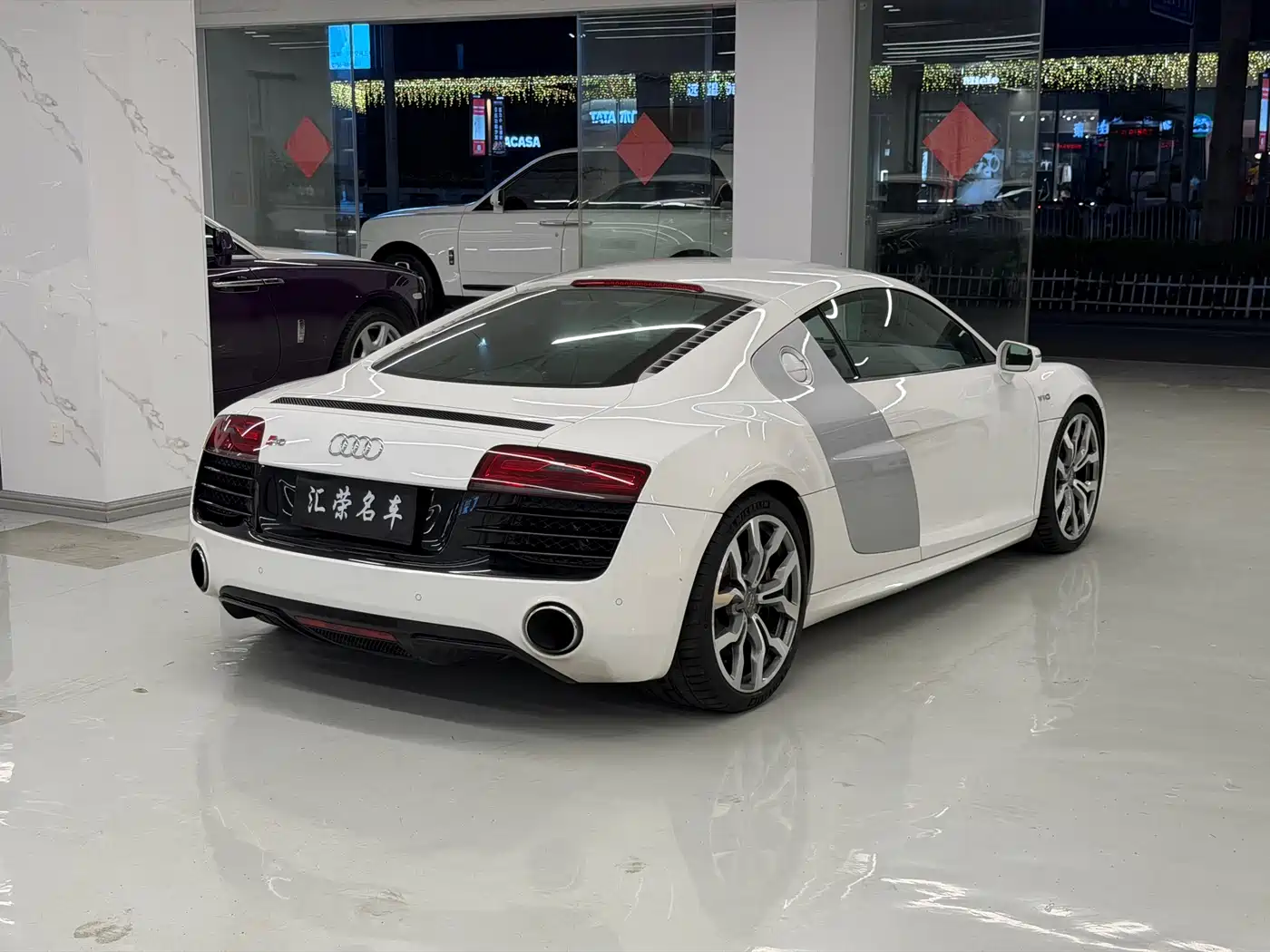 Audi R8 2014 5.2 FSI quattro фото 14
