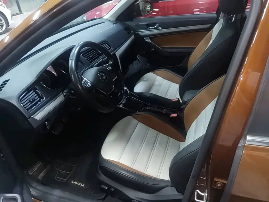 Volkswagen Gran Lavida 2017 2017 230TSI DSG Luxury Edition