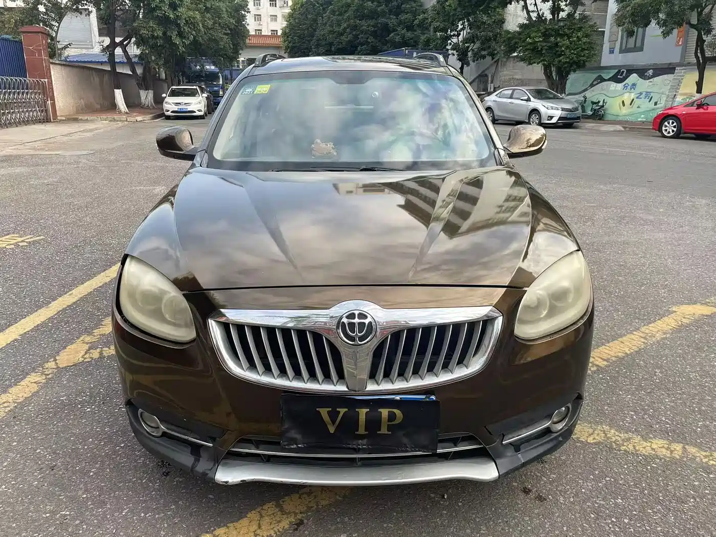 Фото 2 - Zhonghua V5