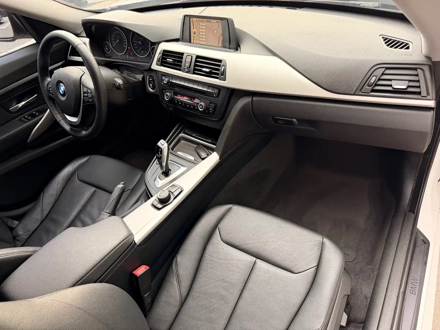 BMW 3 Series GT 2014 2013 Model 320i Leading