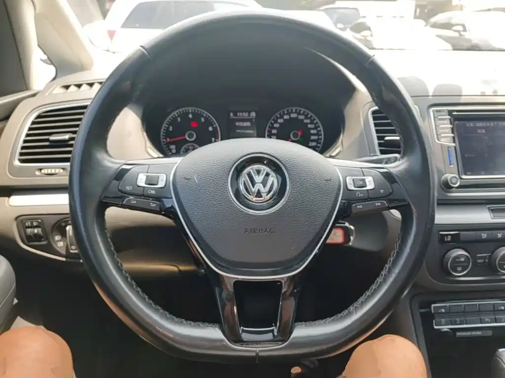 Фото 11 - Volkswagen Sharan