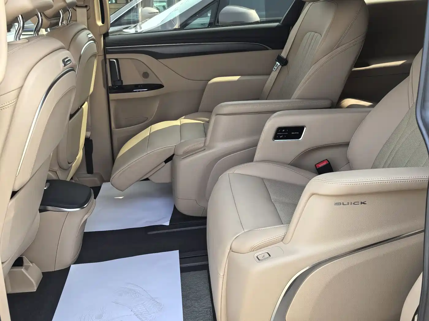 BUICK GL8 NEW ENERGY