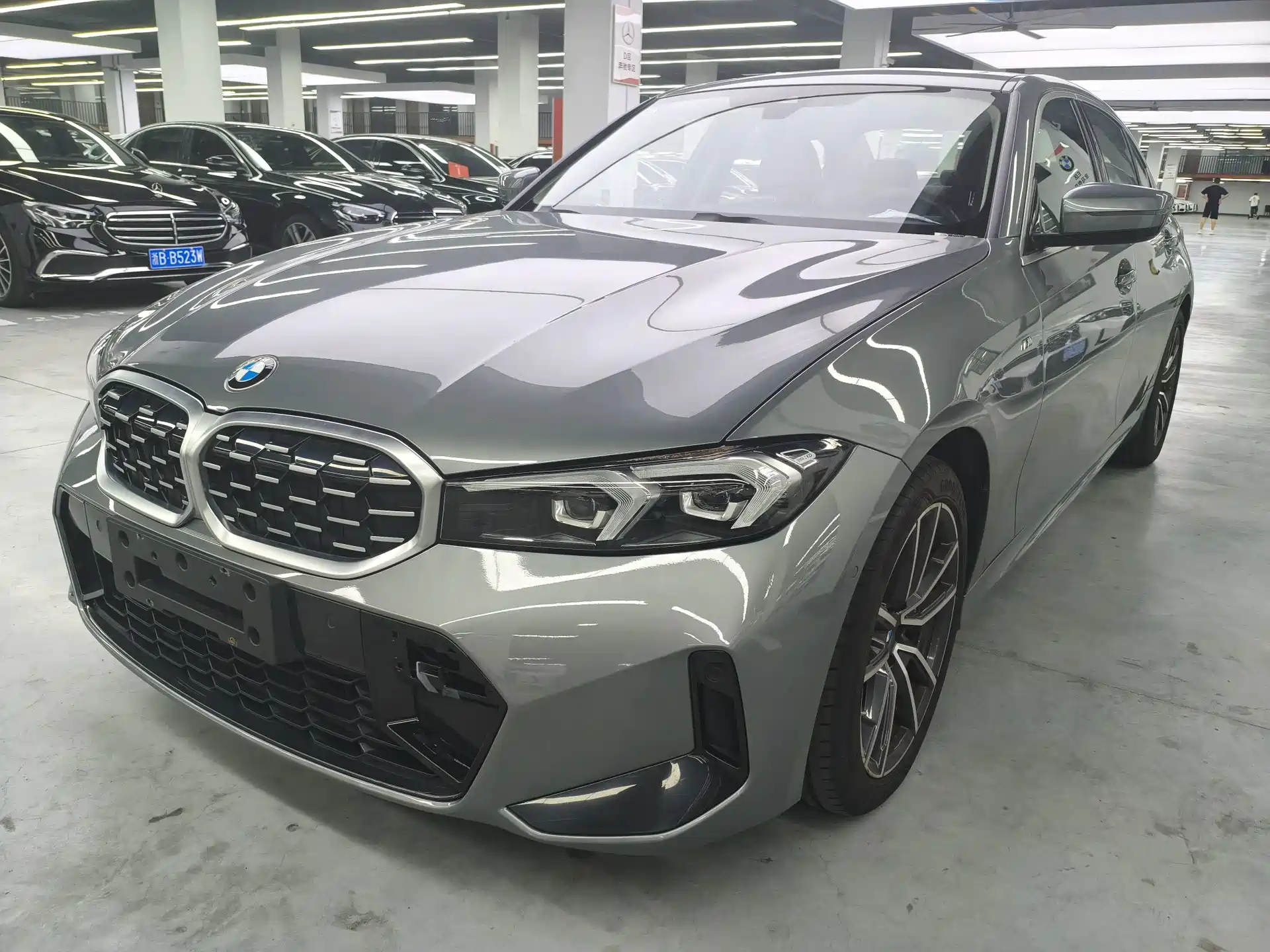 Photo 1 - BMW 3 Series
