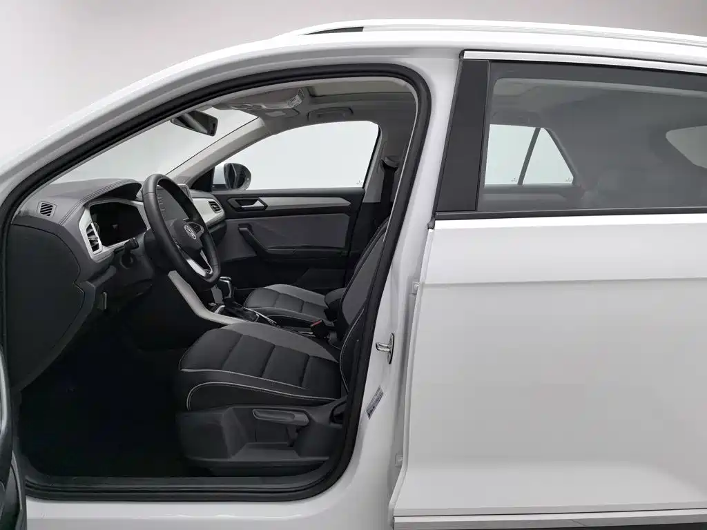 Фото 10 - Volkswagen T-ROC