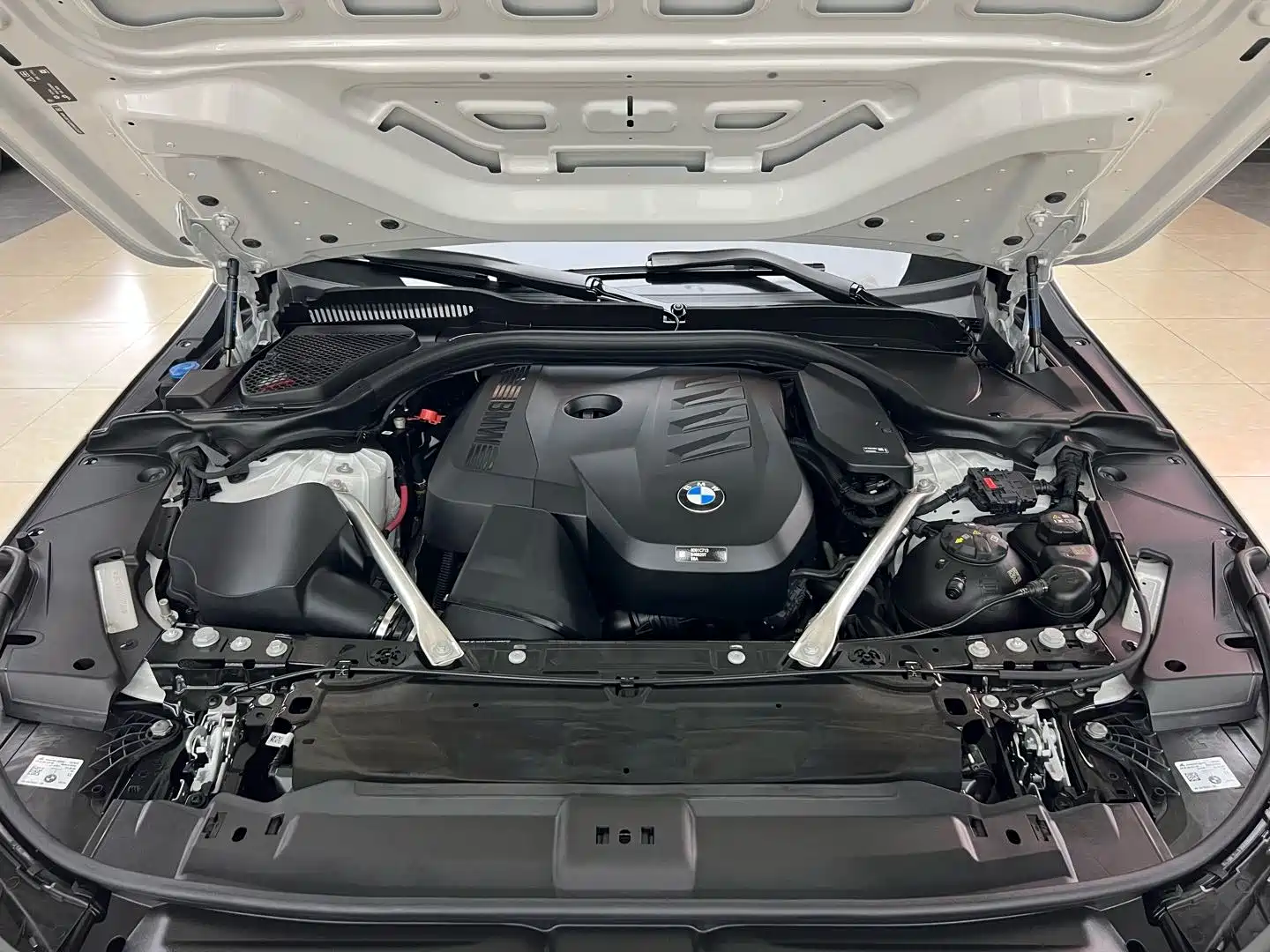 Photo 26 - BMW 5 Series