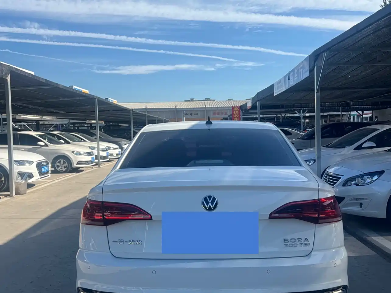 Volkswagen Bora 2024 300TSI DSG Premium Ride Edition фото 5