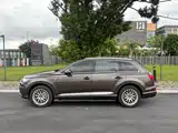 Photo 2 - Audi Q7