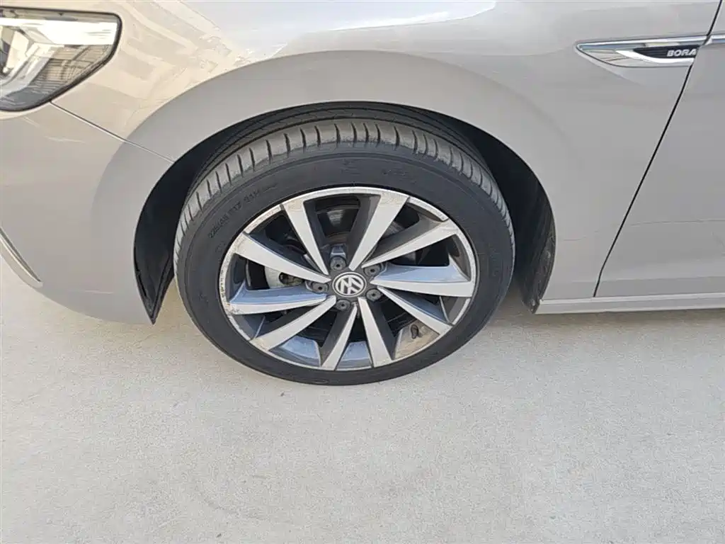 Volkswagen Bora 2019 Facelift 1.5L Automatic Luxury China VI фото 23