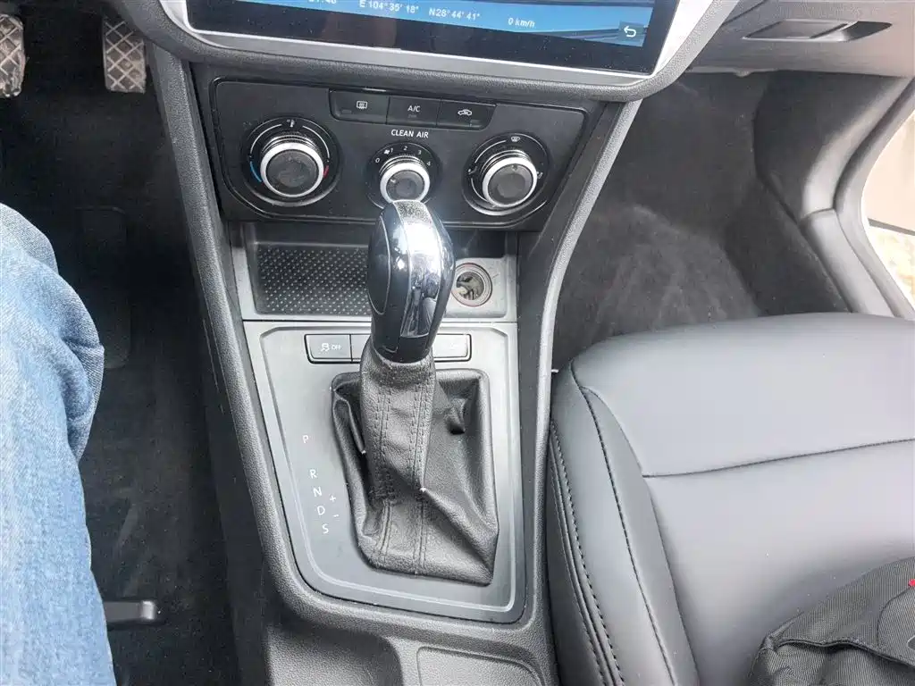 Volkswagen Lavida 2017 1.6L Automatic Trend Edition фото 10