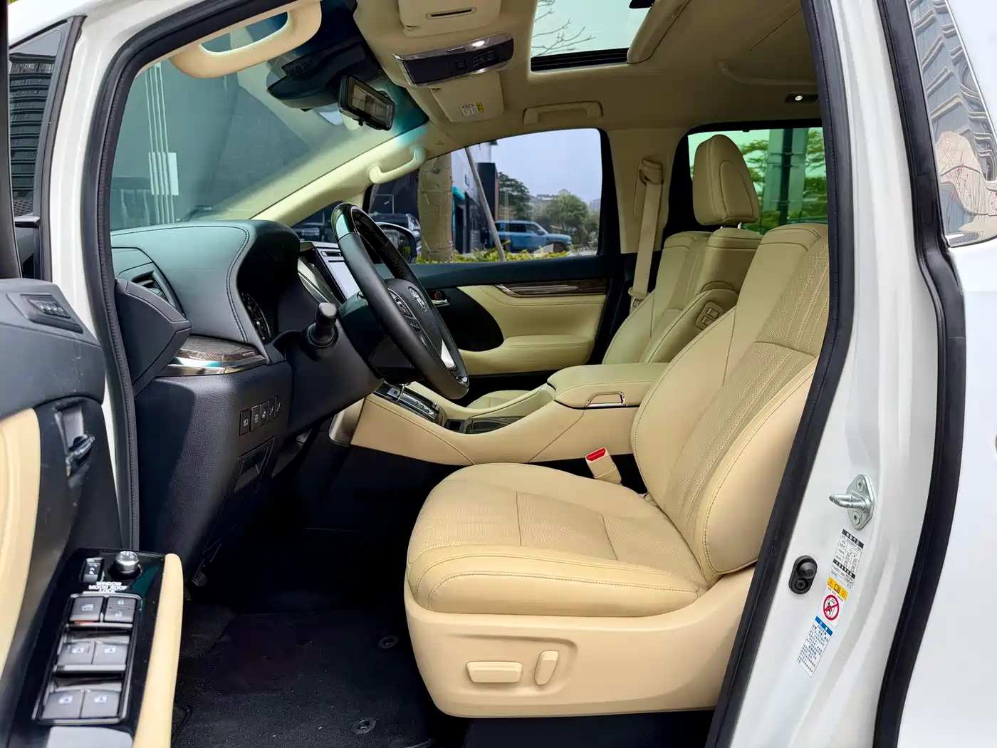 Toyota Alphard 2019 Hybrid 2.5L Premium Edition фото 15