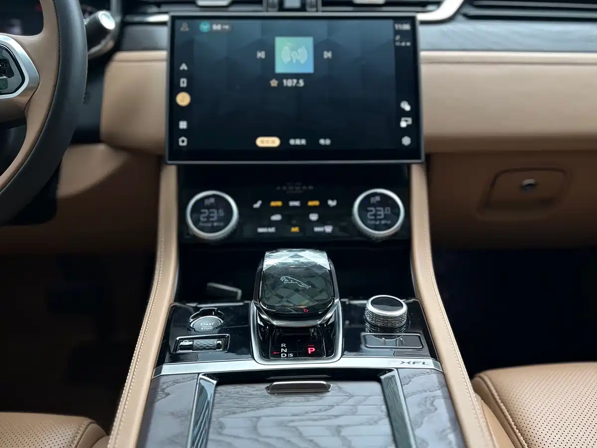 JAGUAR XFL