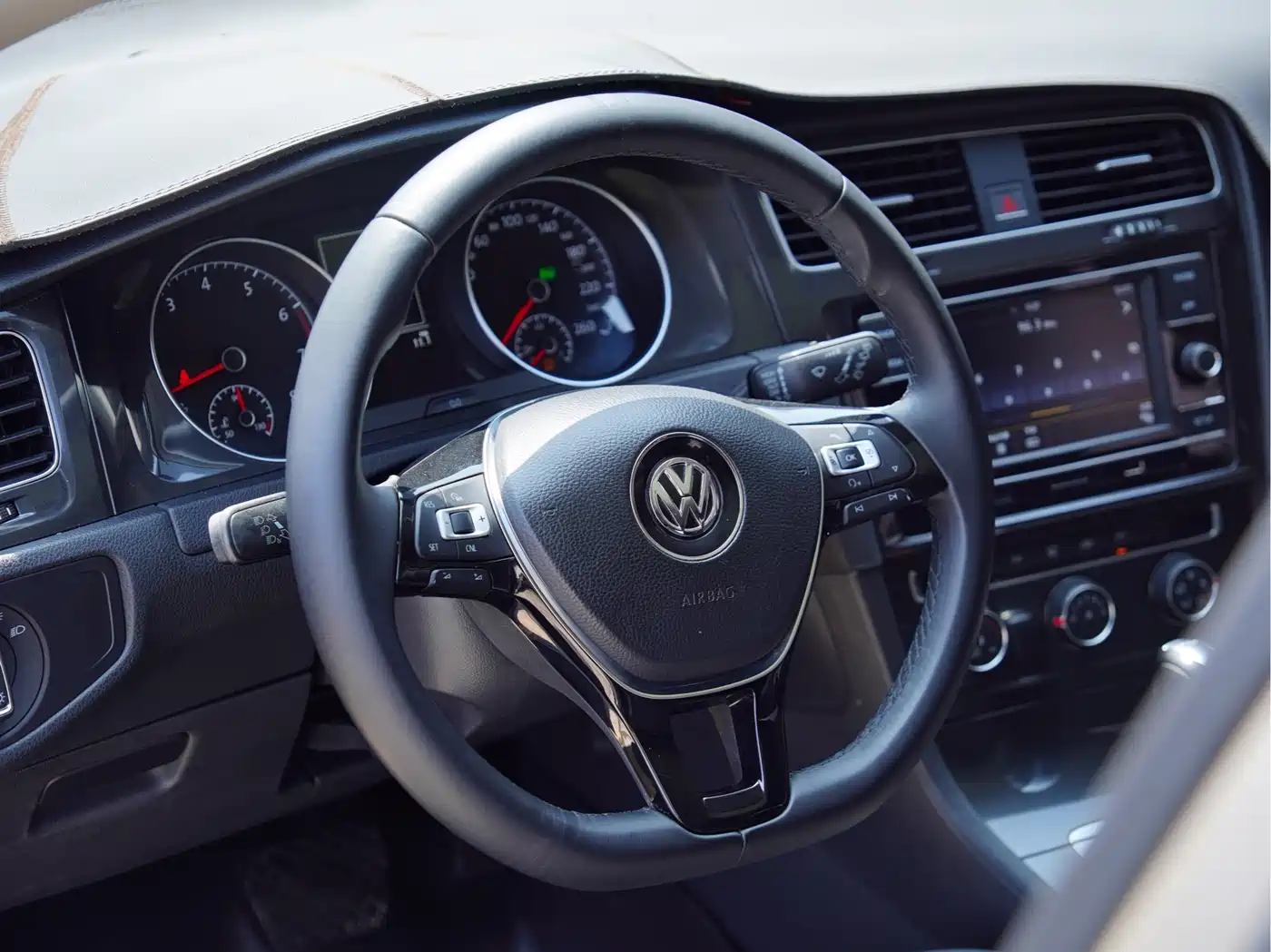 Volkswagen Golf 2018 230TSI Automatic Comfort фото 12
