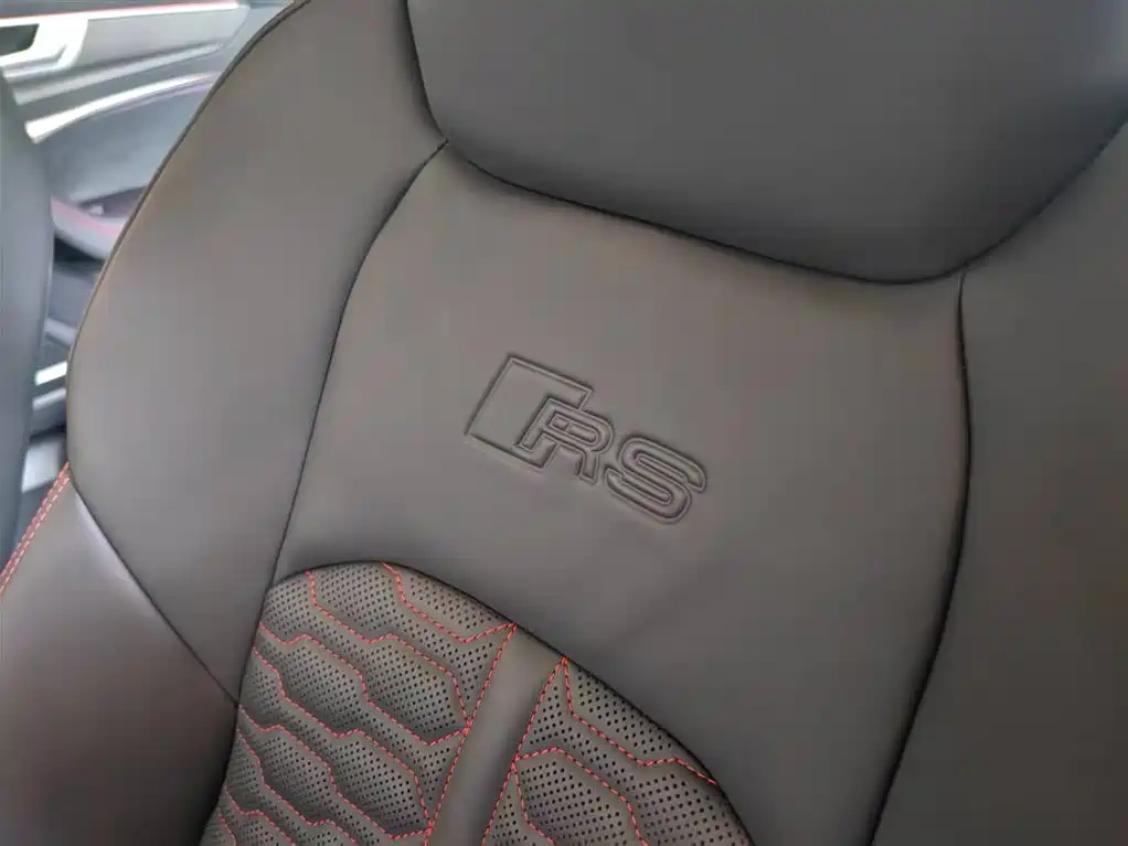 Audi RS 6 2024 RS 6 4.0T Avant performance фото 5