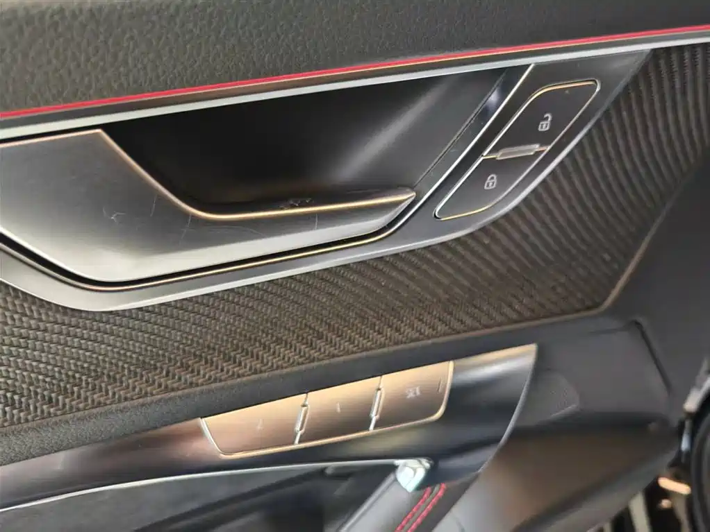 Audi RS 6 2024 RS 6 4.0T Avant performance фото 25