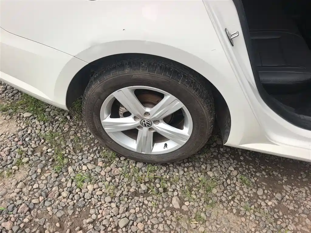 Volkswagen Lavida 2017 1.6L Automatic Trend Edition фото 25