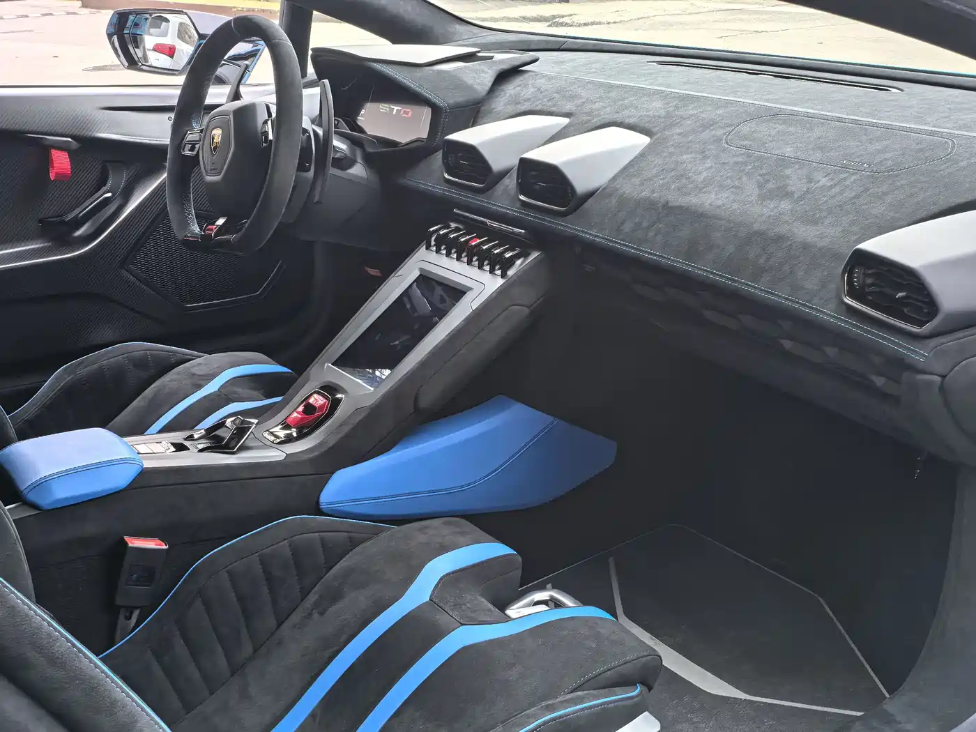 LAMBORGHINI HURACÁN