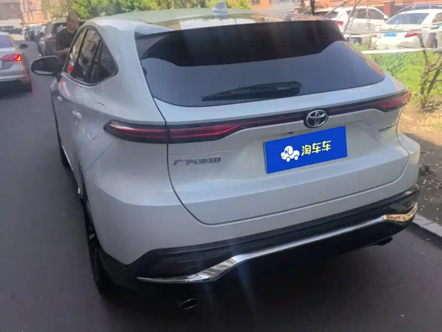 Toyota Venza 2022 2.0L CVT 2WD Luxury фото 3