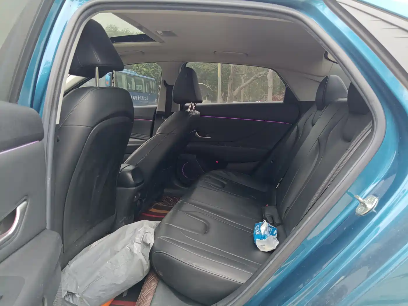 Hyundai Elantra 2021 1.5L CVT LUX Premium Edition фото 6