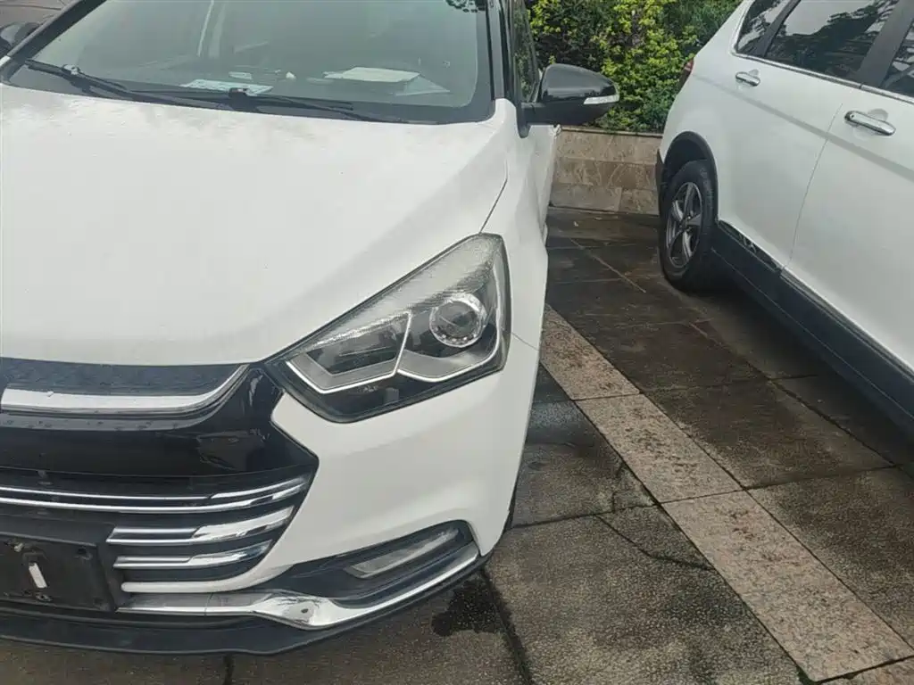 JAC Motors Refine S2 2016 2015 1.5L CVT Luxury Smart